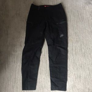 Nike Women’s Utility Cargo Pants